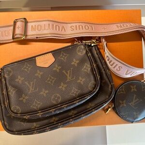 Louis Vuitton Multi Pochette Accessories